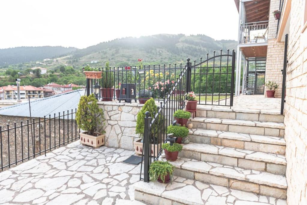 Apartmán Dimitri'S Mountain House Karpenísion Exteriér fotografie