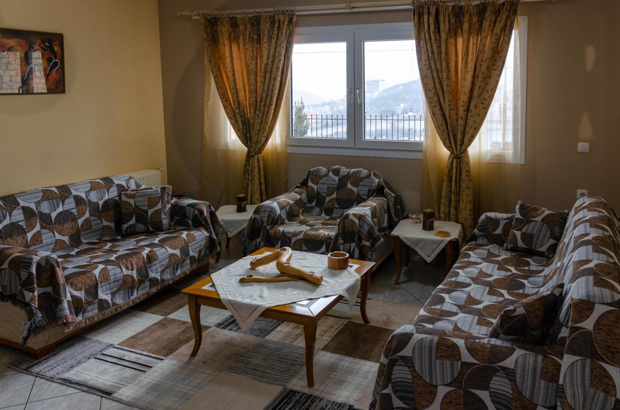 Apartmán Dimitri'S Mountain House Karpenísion Exteriér fotografie